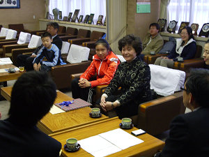 青島市・大連市から「小さな親切運動」受賞者が来関　11月06日の画像2