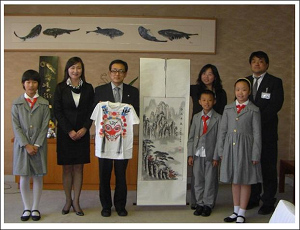 青島市から「小さな親切運動」受賞者が来訪　10月28日の画像