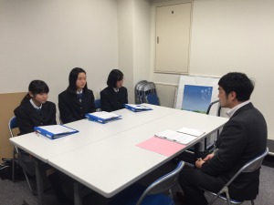 下関中等教育学校の生徒が下関市の国際交流を学習　12月02日の画像