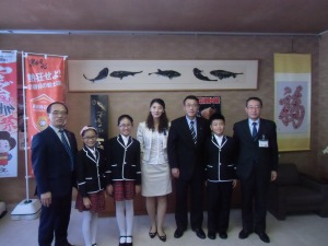 青島市上清路小学校訪日団が市長を表敬訪問　10月19日の画像