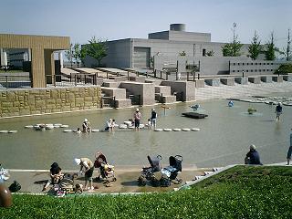乃木浜総合公園　親水広場の様子