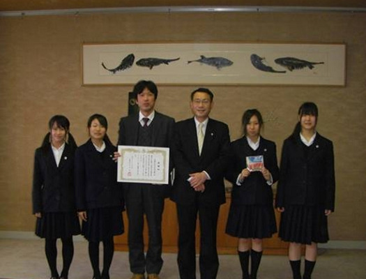 下関少年少女合唱隊へ感謝状が贈呈される　02月15日の画像