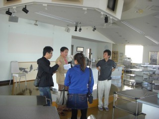 忠清南道水産研究所職員が本市ふく関連施設を視察　2011年10月19日の画像