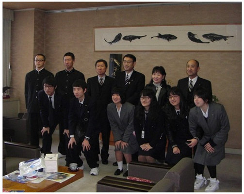 韓国・開成高校の生徒が下関商業高校で交流　12月14日の画像