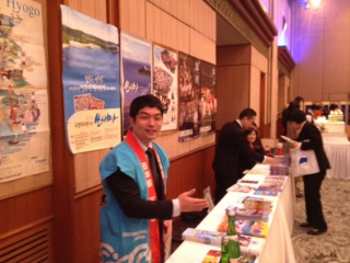 在釜山日本国総領事退任レセプション会場にて下関市をＰＲの画像1