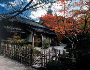 紅葉の東行庵