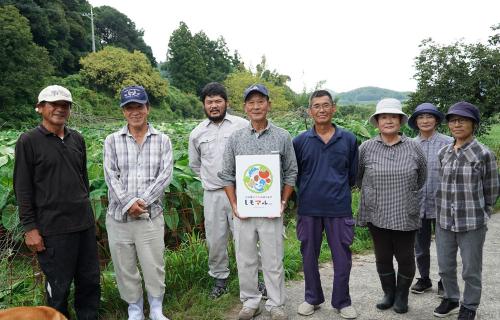 菊川町海老芋部会の皆さんの写真