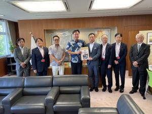 国定政務官