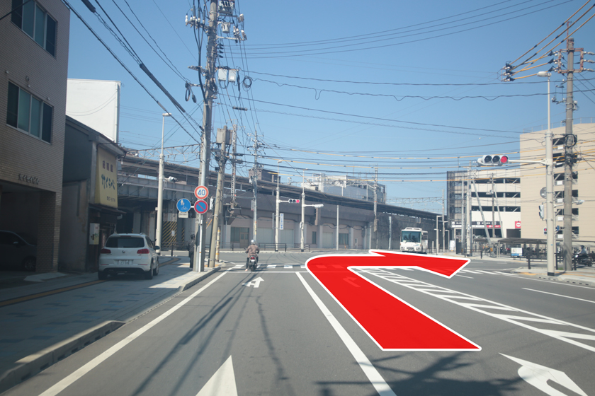 右折すると【シーモール駐車場】ですの画像