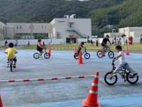 子ども達がＢｍｘ体験をしている様子